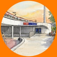 Künstlerische Darstellung eines Bahnhofs mit Zug auf einer Brücke.