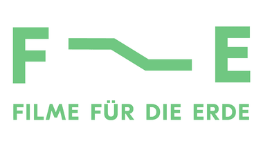 Grünes Logo mit Text 'Filme für die Erde'.