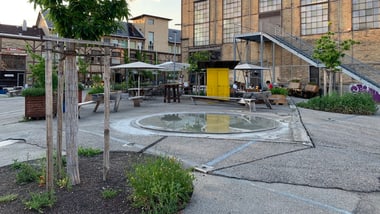Lagerplatz Winterthur mit Grün- und Wasserflächen.
