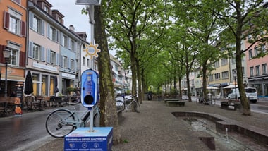 20260508 Sonnenschutz_Dispenser am Graben 02
