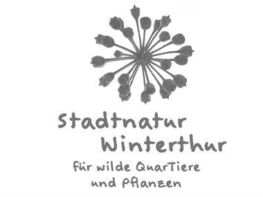 Grafik einer stilisierten Blume mit Schriftzug darunter.
