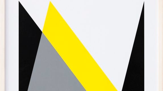 Abstrakte Kunst mit dreieckigen Formen in Schwarz, Gelb und Grau vor weissem Hintergrund.